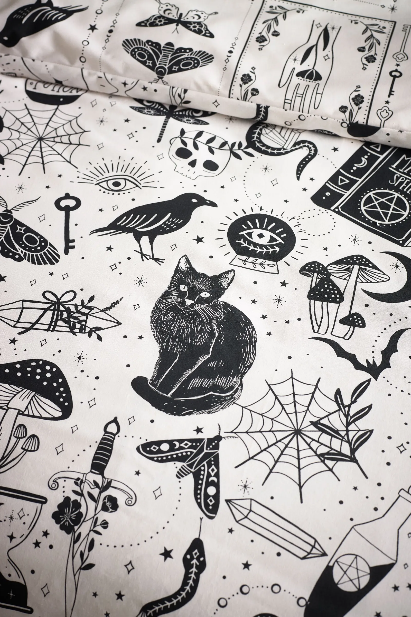 Catherine Lansfield 'Enchanted Witchcraft' Reversible Duvet Cover Set in Black 4