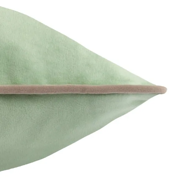 Furn. Square Cushion 4