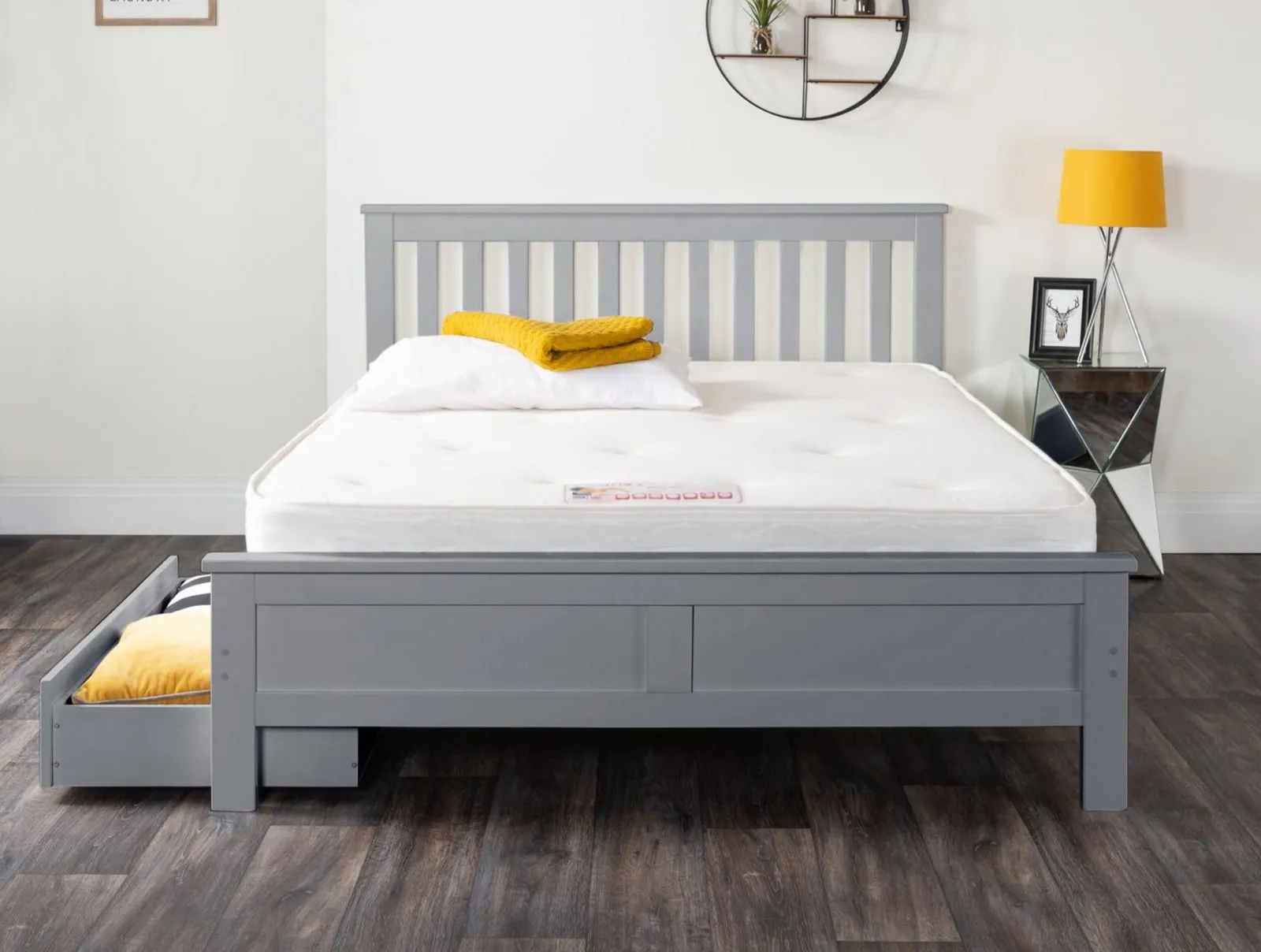 FurnitureboxUK Azure Modern White Solid Pine King Bed + 4 Drawers in Grey 3