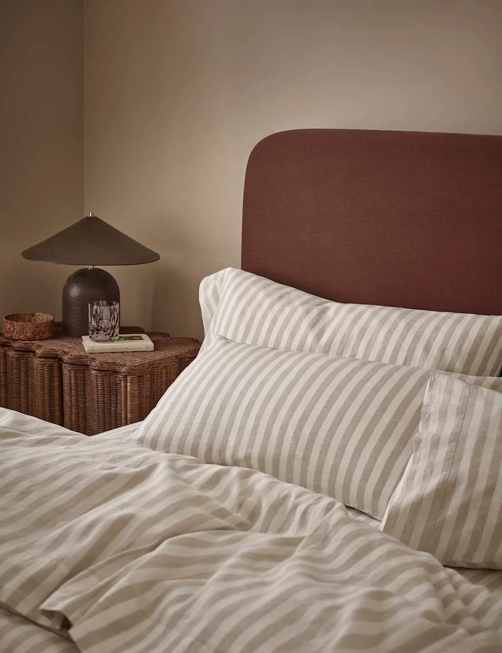 Piglet In Bed 2 Pack Linen Rich Pembroke Pillowcase Ivory Mix