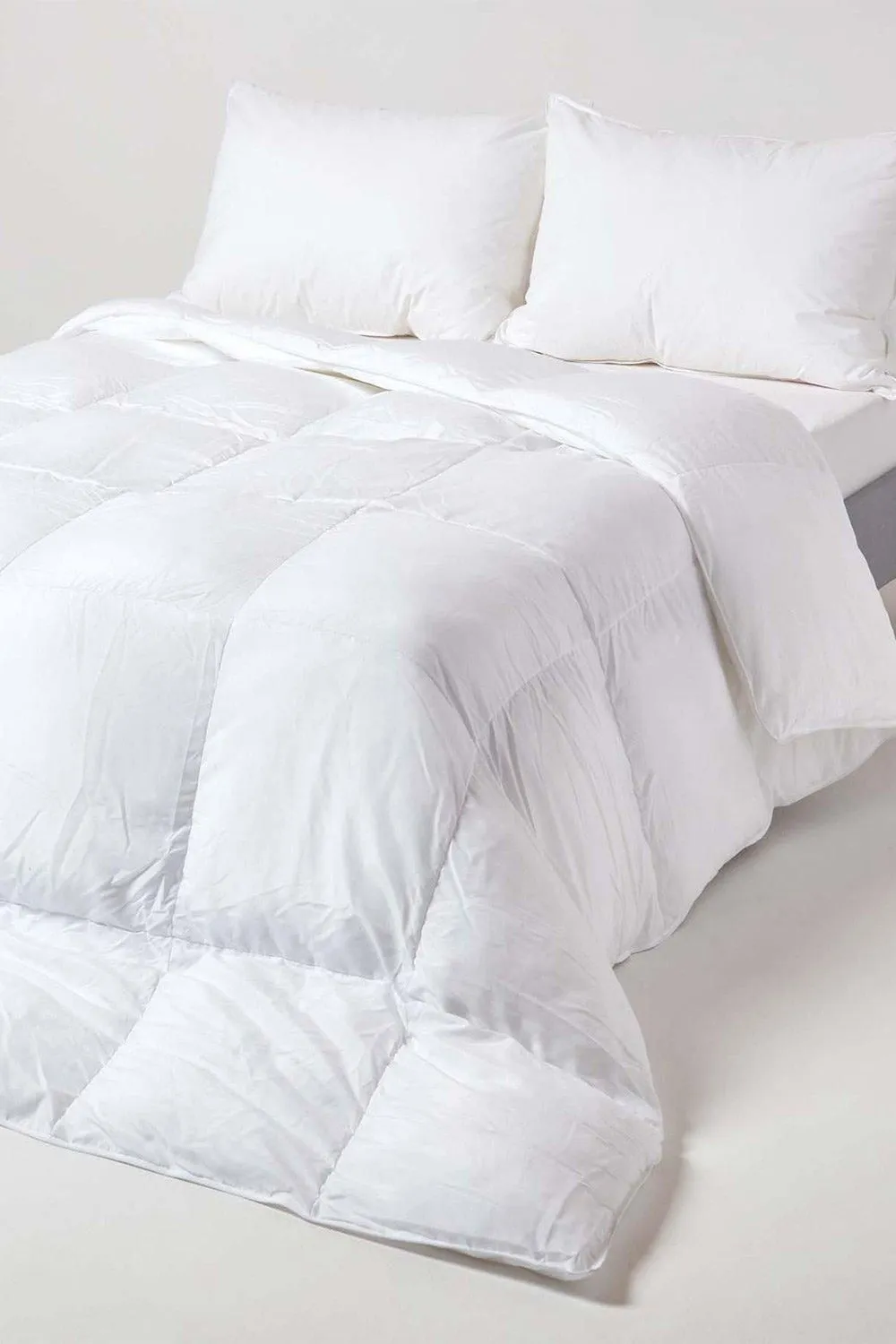 Homescapes Luxury Hotel Quality Super Microfibre 13.5 Tog Winter Duvet in White