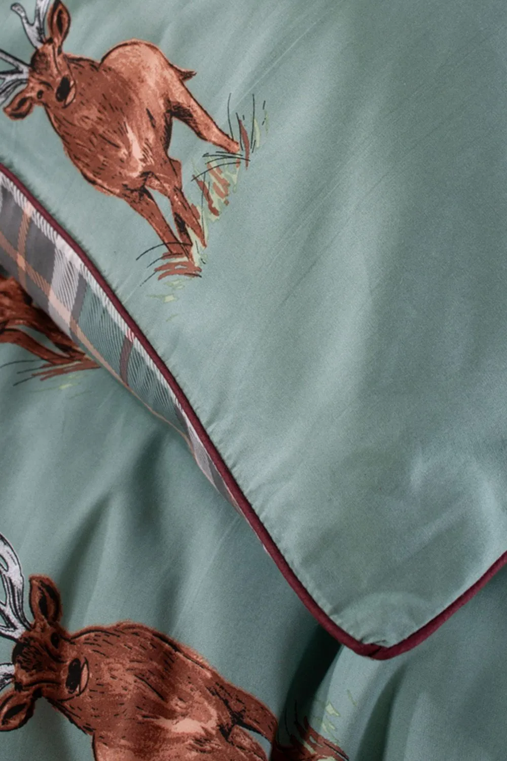 The Lyndon Company Highland Fell 100% Cotton Duvet Cover Set - Stag Print Bedding in Green 5