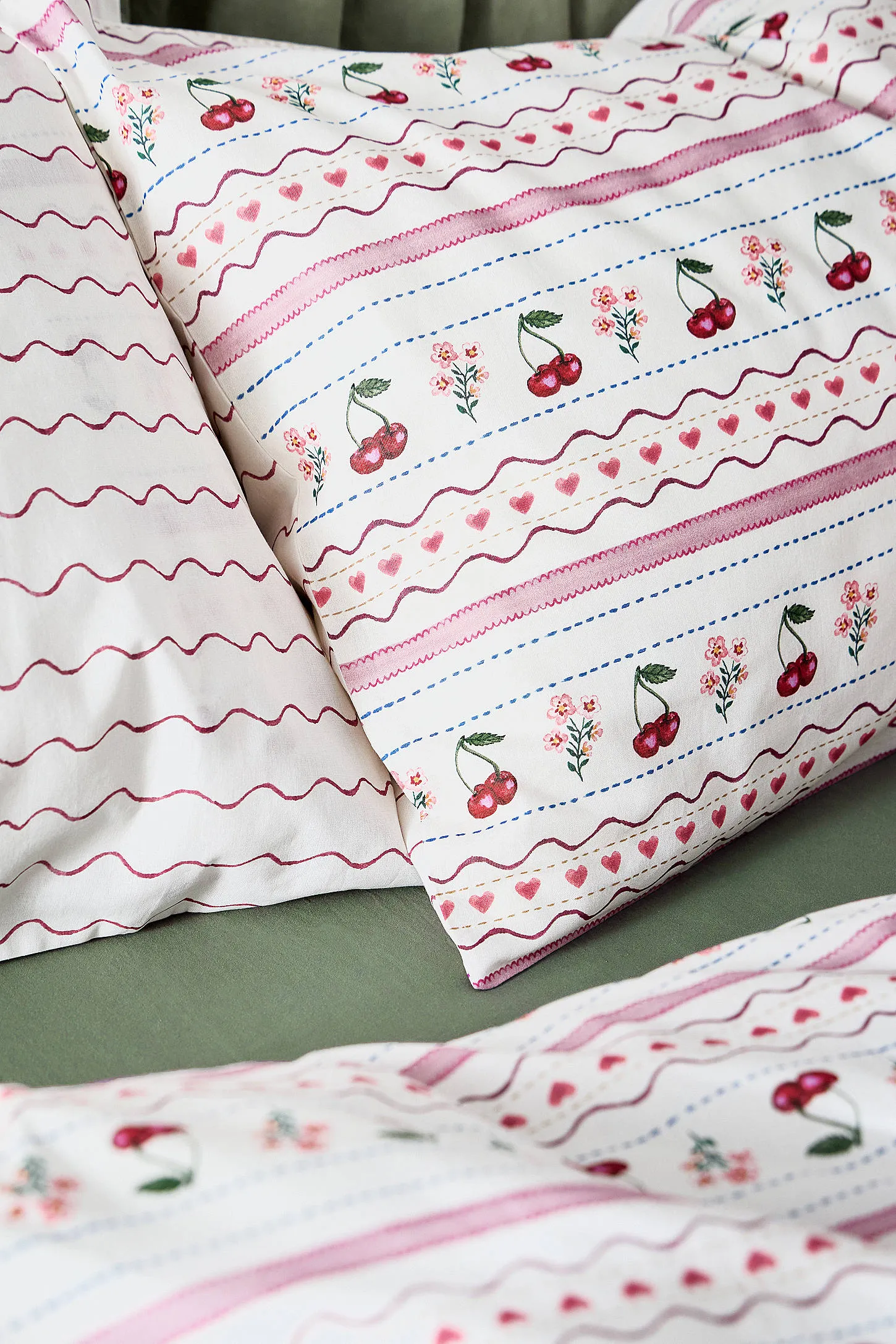 Cherry Stripe Reversible Duvet Set 3