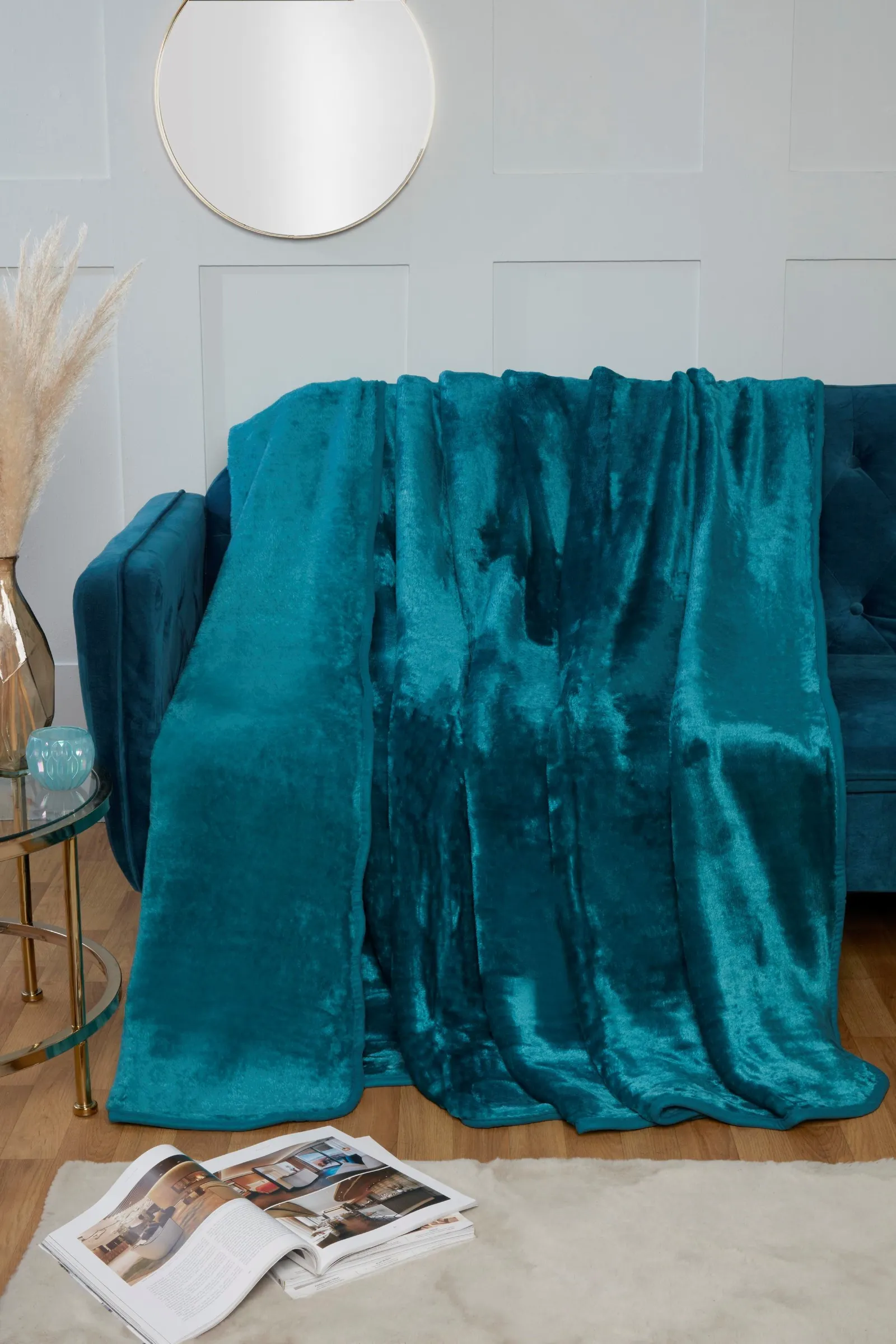 Rapport Home Dyed Mink Faux Fur Polyester Super Soft Cosy Plain Throw in Teal