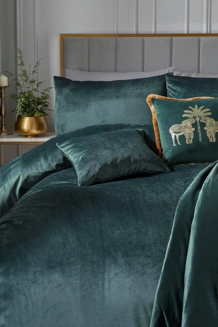 Laurence Llewelyn-Bowen 'Montrose' Luxury Velvet Duvet Cover Set in Bottle Green 4