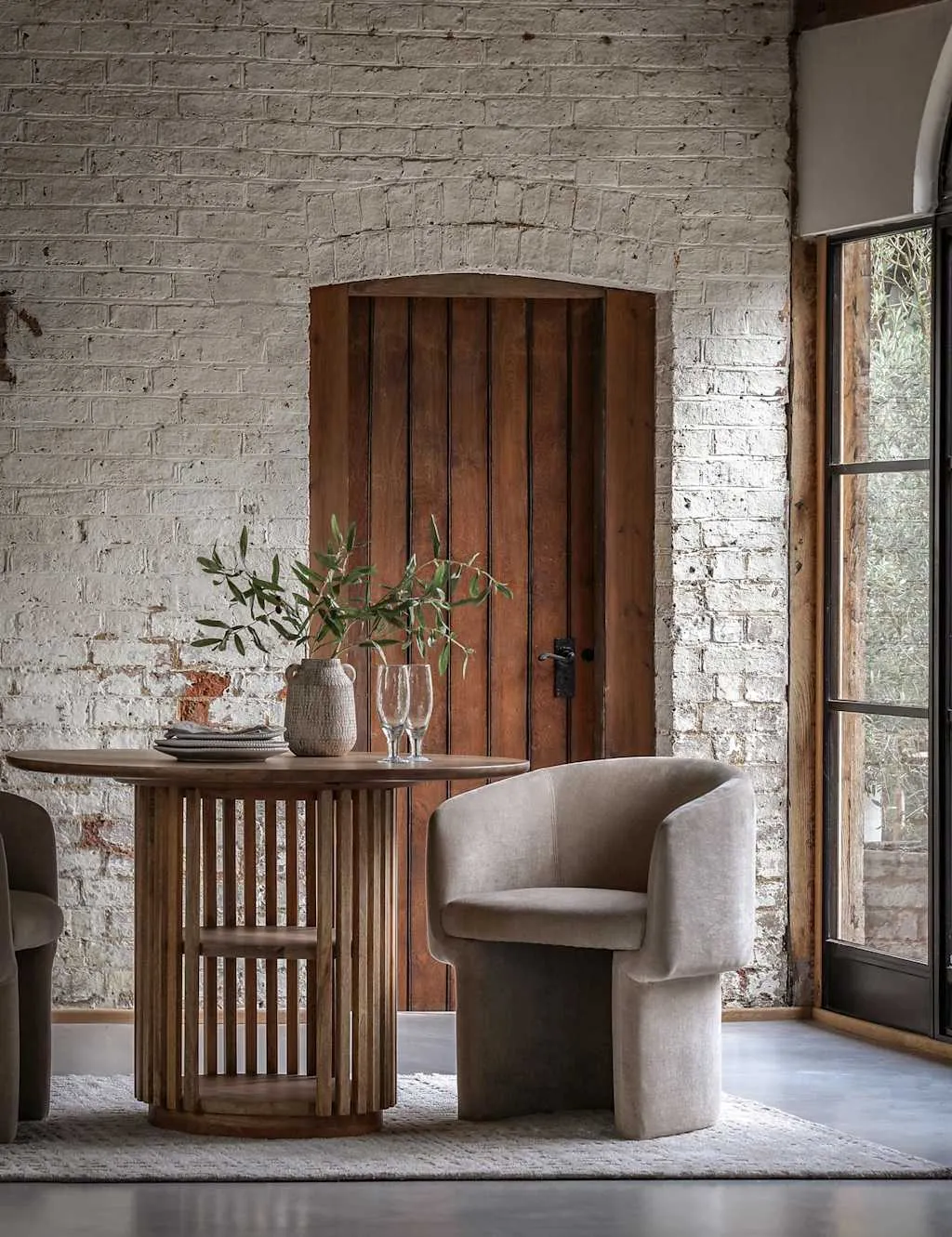 Gallery Direct Voss Mango Wood Round Dining Table Natural