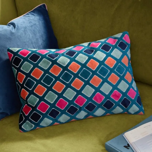 Furn. Metro Diamond Velvet Rectangle Cushion 1