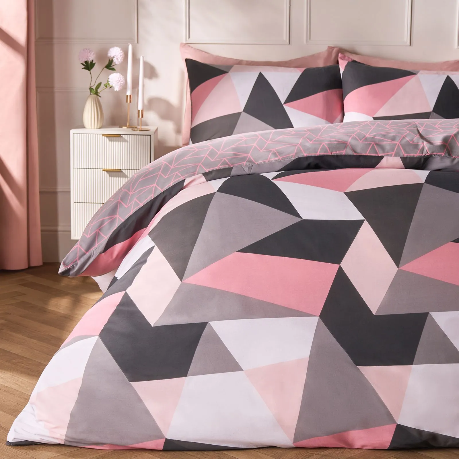 OHS Shapes Duvet Cover with Pillow Case Bedding Set in Light Pink