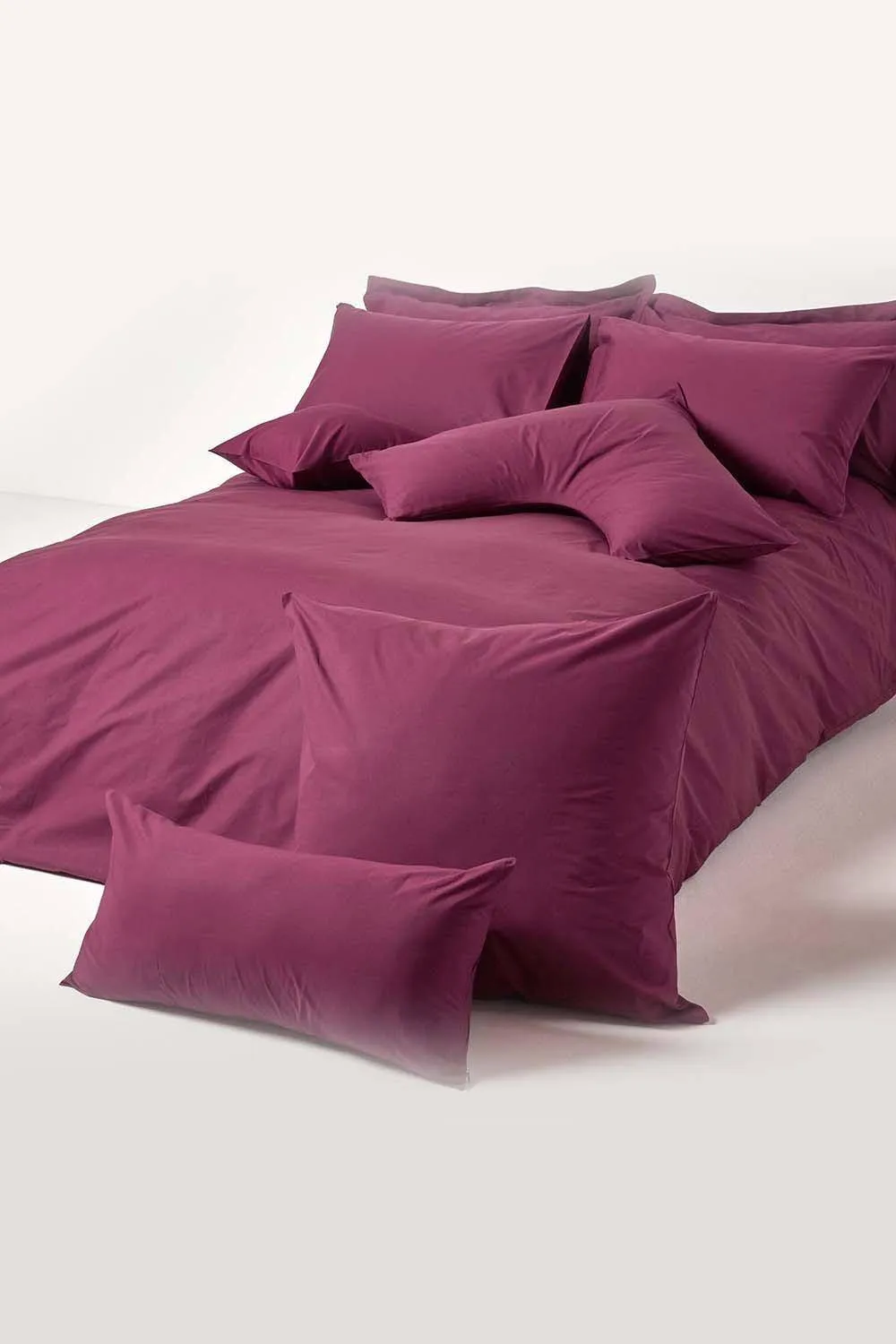 Homescapes Egyptian Cotton V Shaped Pillowcase 200 TC in Plum 5
