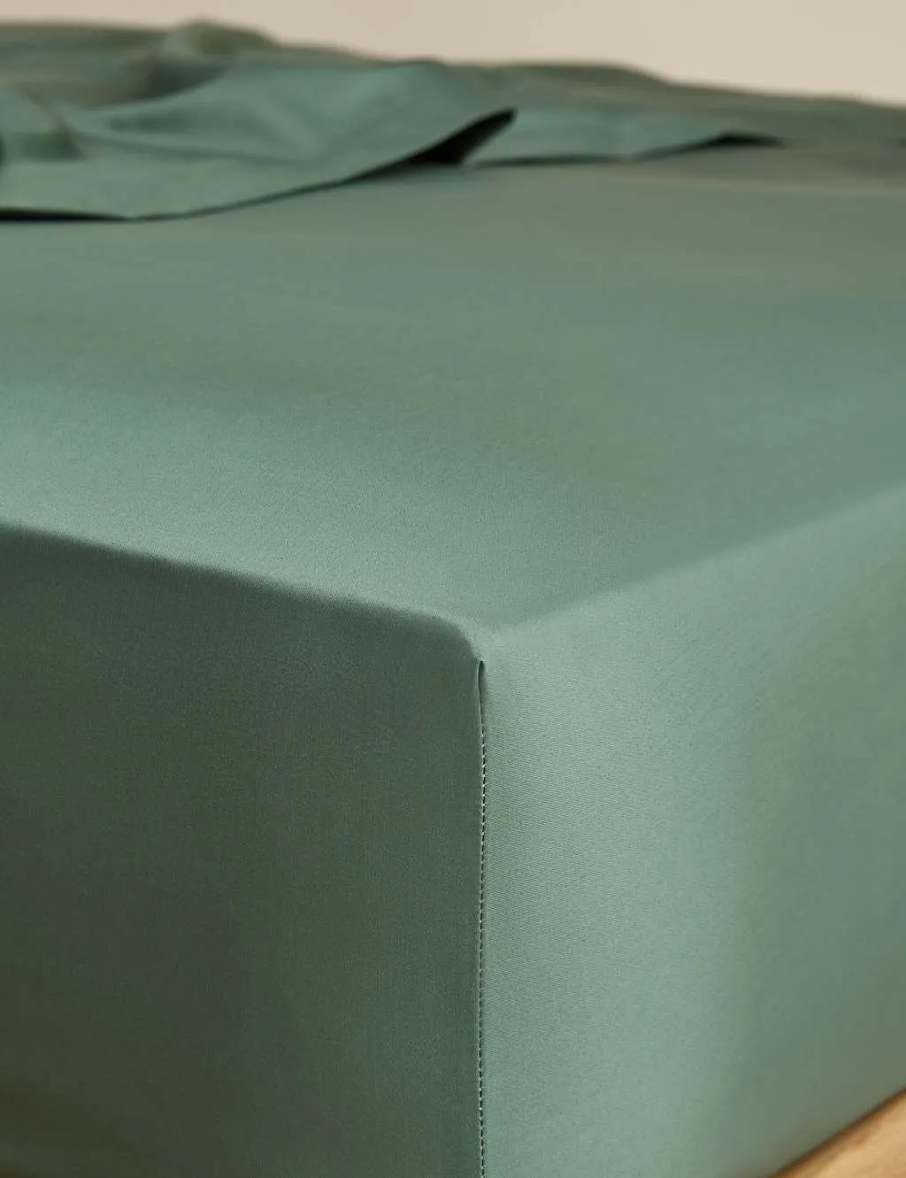 M&S Egyptian Cotton 400 Thread Count Silky Deep Fitted Sheet Smokey Green
