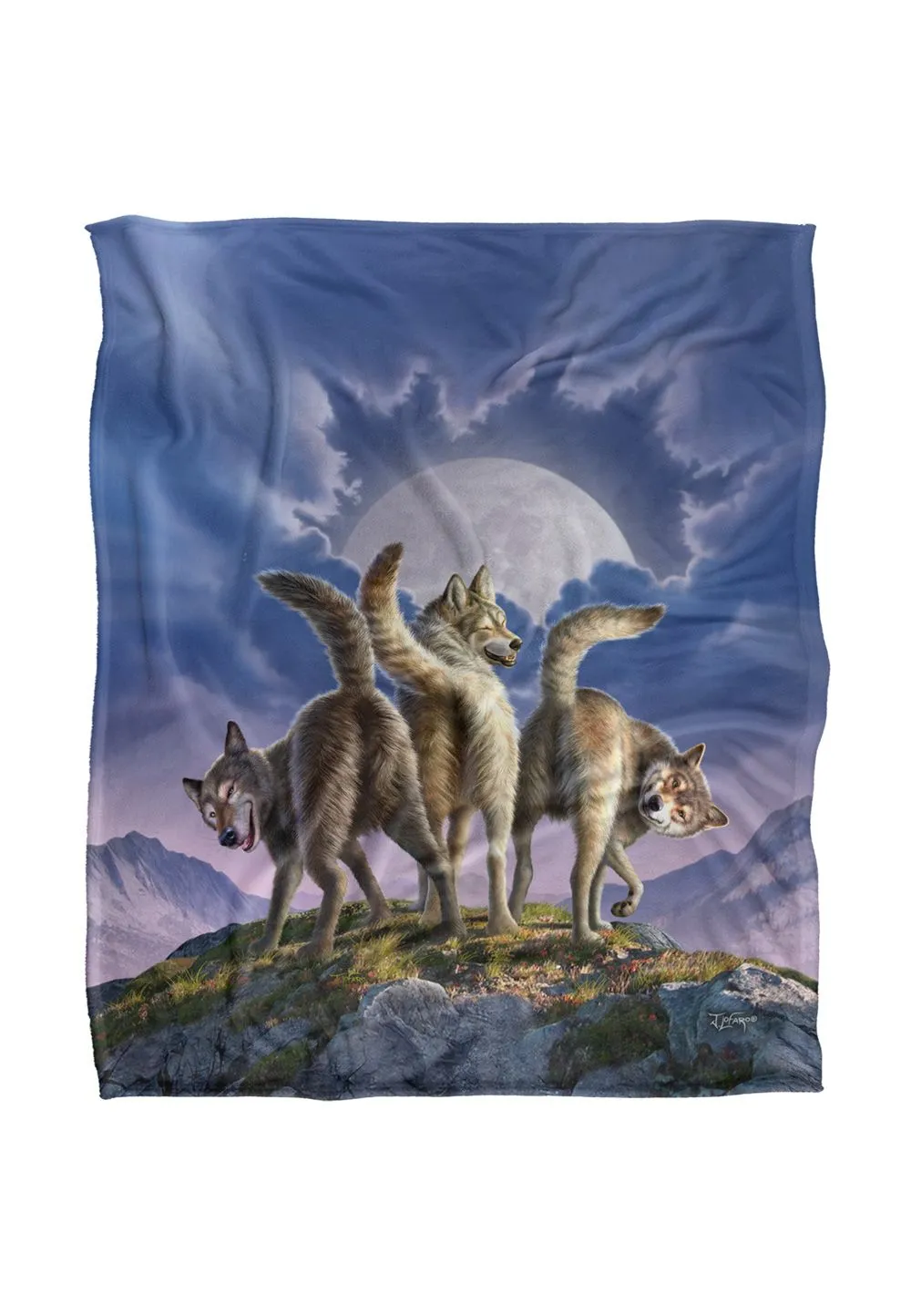 JQ Licensing Jlo Wolf Pack Moon Silky Touch Super Soft Throw Blanket 152 X 127 cm in White