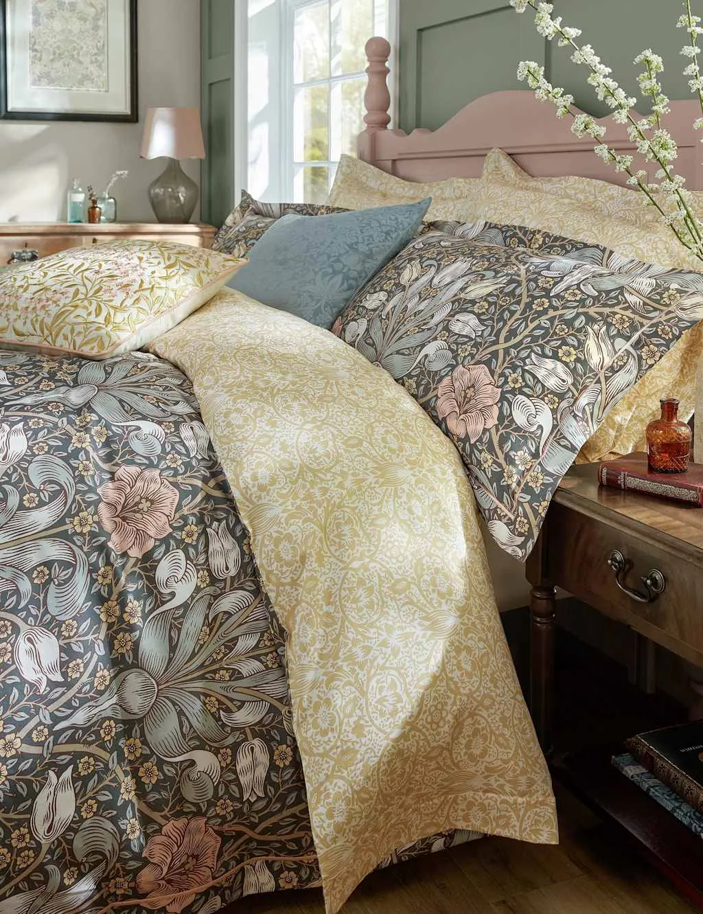 William Morris At Home 2 Pack Pure Cotton Sateen Oxford Pillowcases Multi