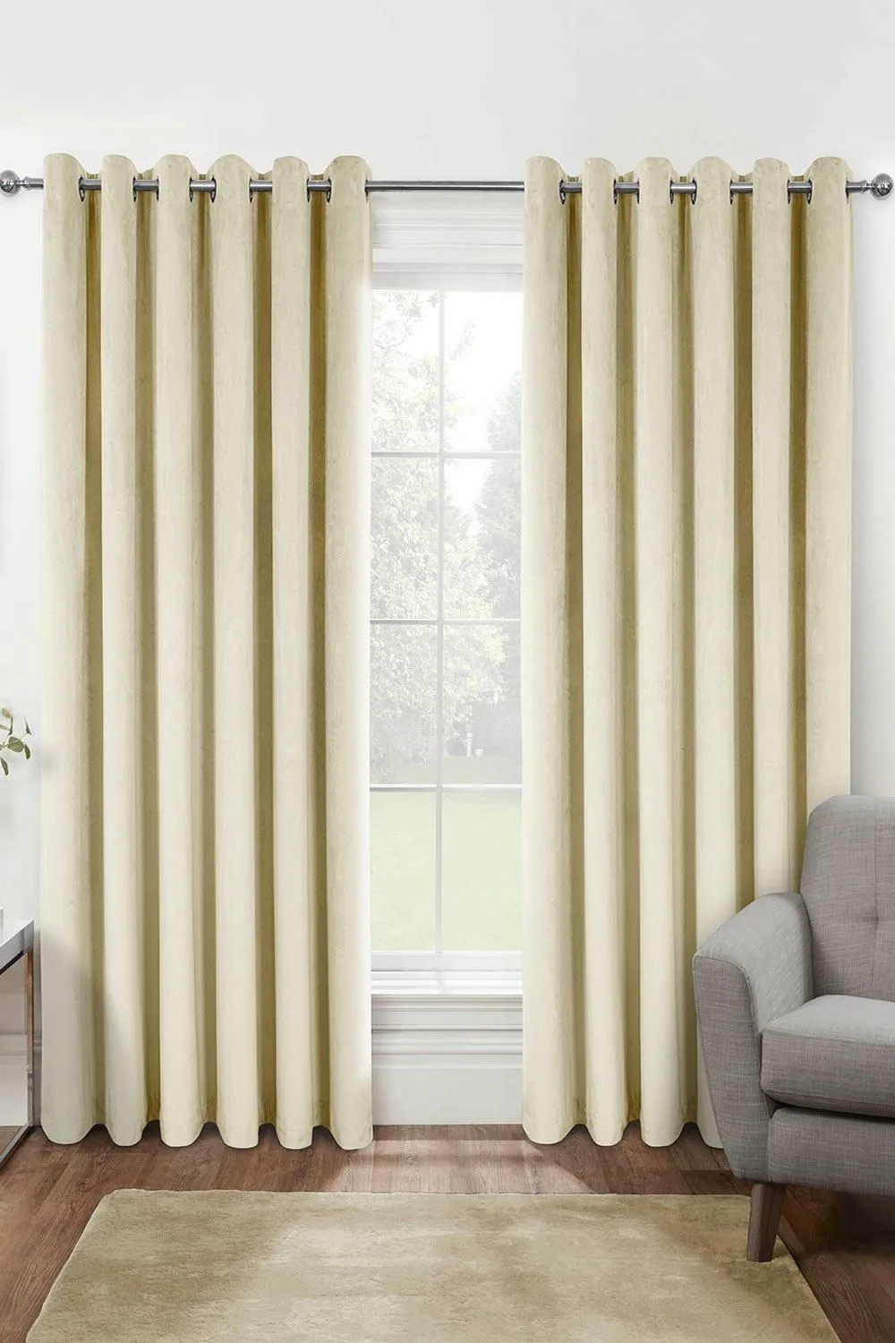 Homescapes Thermal 100% Blackout Velvet Curtains in Cream 1
