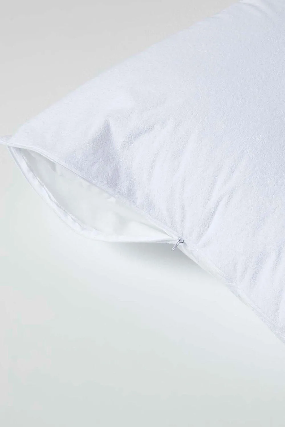 Homescapes Terry Towelling Waterproof Pillow Protectors 80 x 80 cm, Pack of 4 in White 4