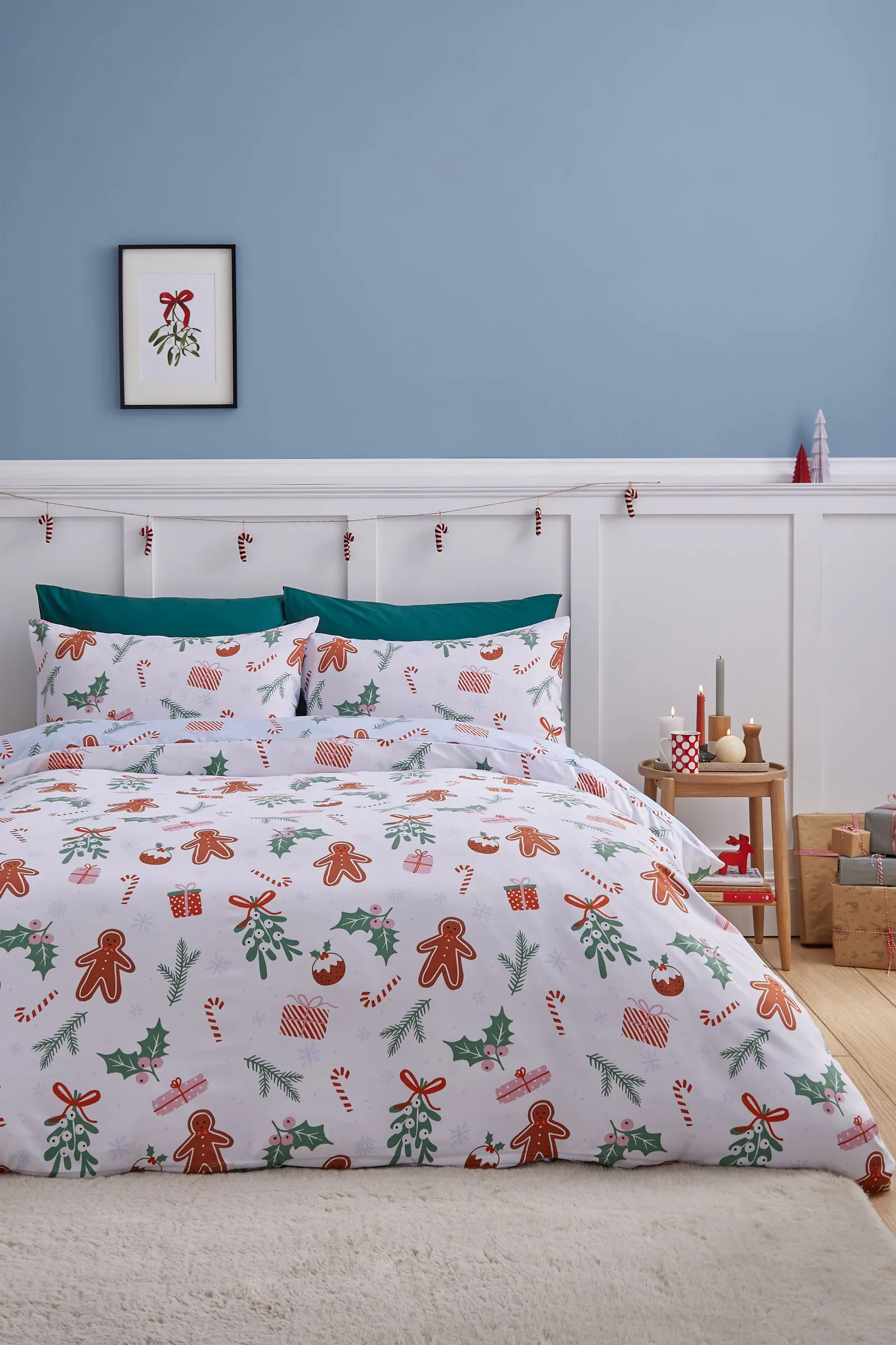 Catherine Lansfield 'Christmas Gingerbread' Soft Microfibre Reversible Duvet Cover Set in Blue 2