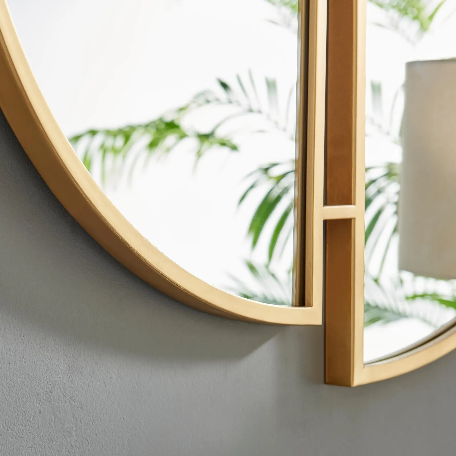 FurnitureboxUK Crescent Art Deco Gold Metal Framed 80cm Round Hallway Bedroom Dining & Living Room Wall Mirror 3