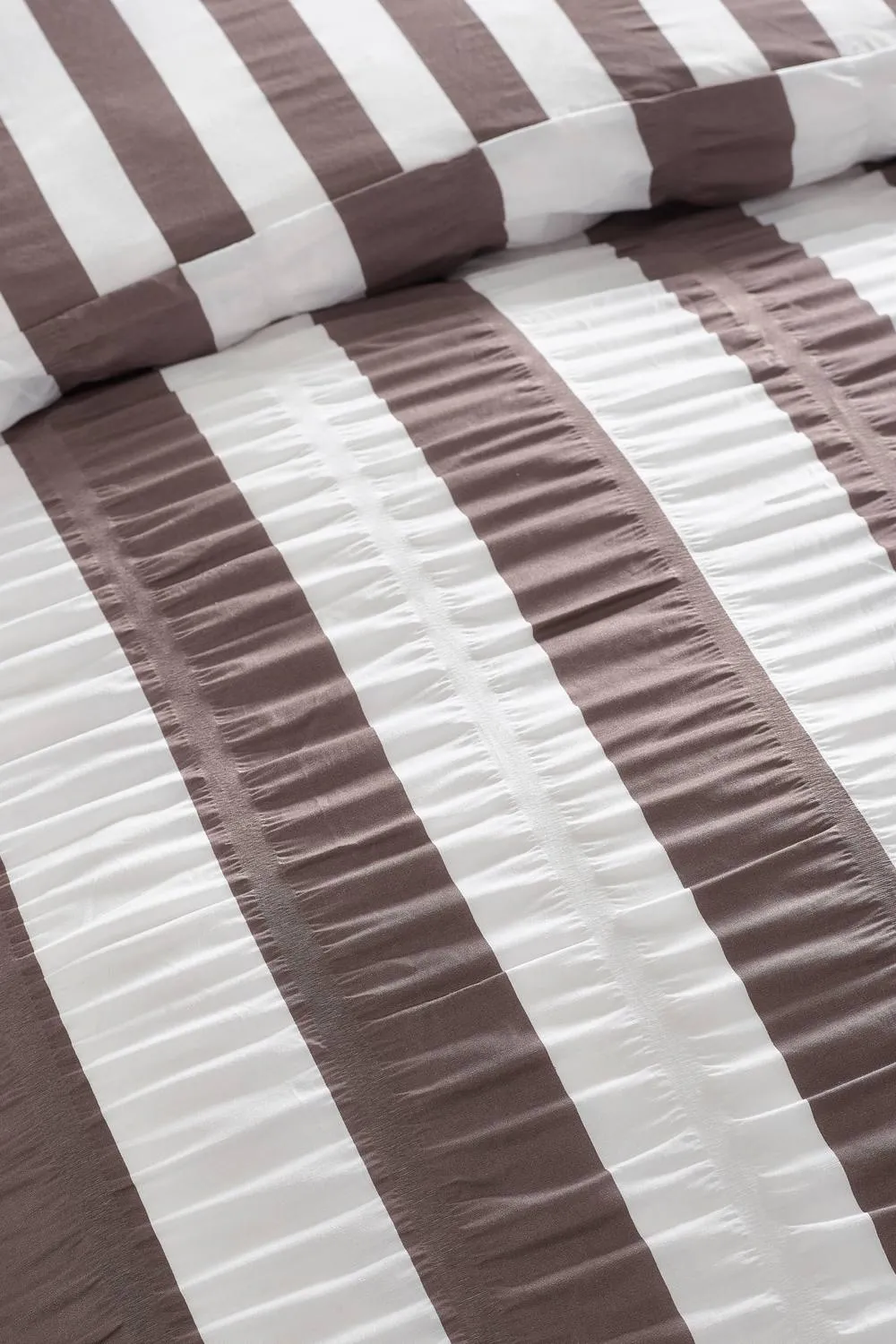 Catherine Lansfield 'Seersucker Frill Stripe' Duvet Cover Set in Chocolate 3