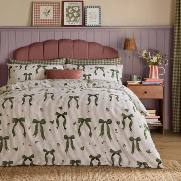 Furn. Belle Stripe Polycotton Duvet Cover & Pillowcase Set 1