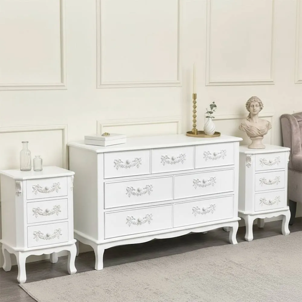 Melody Maison Chest of 7 Drawer & Pair of 3 Drawer Bedside Tables - Pays Blanc Range in White