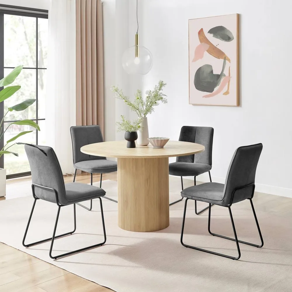 FurnitureboxUK Penrose Oak Effect Round Dining Table & 4 Halleyy Chairs in Dark Grey