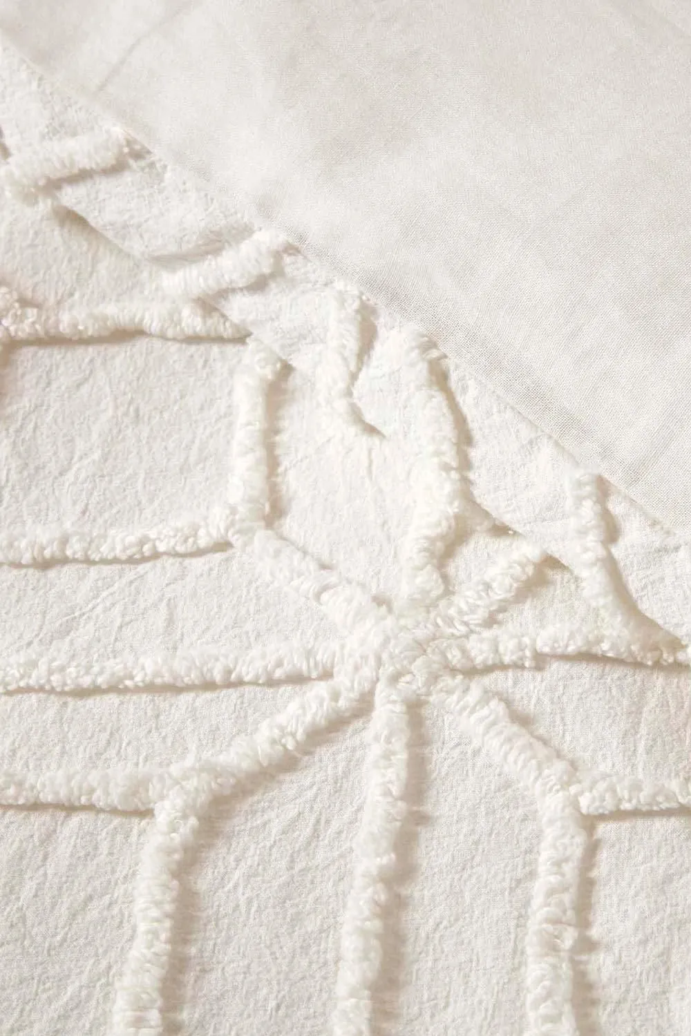 Homescapes Diamond Cotton Tufted Duvet Cover Set in White 4