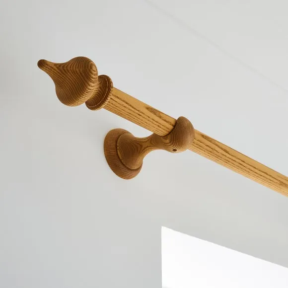 Pendleton Wood Curtain Pole 1