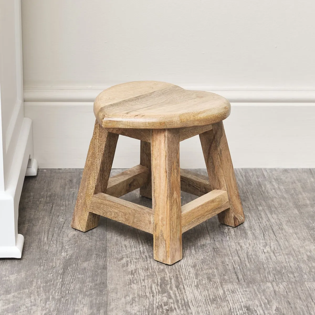 Melody Maison Small Mango Wood Heart Stool in Natural