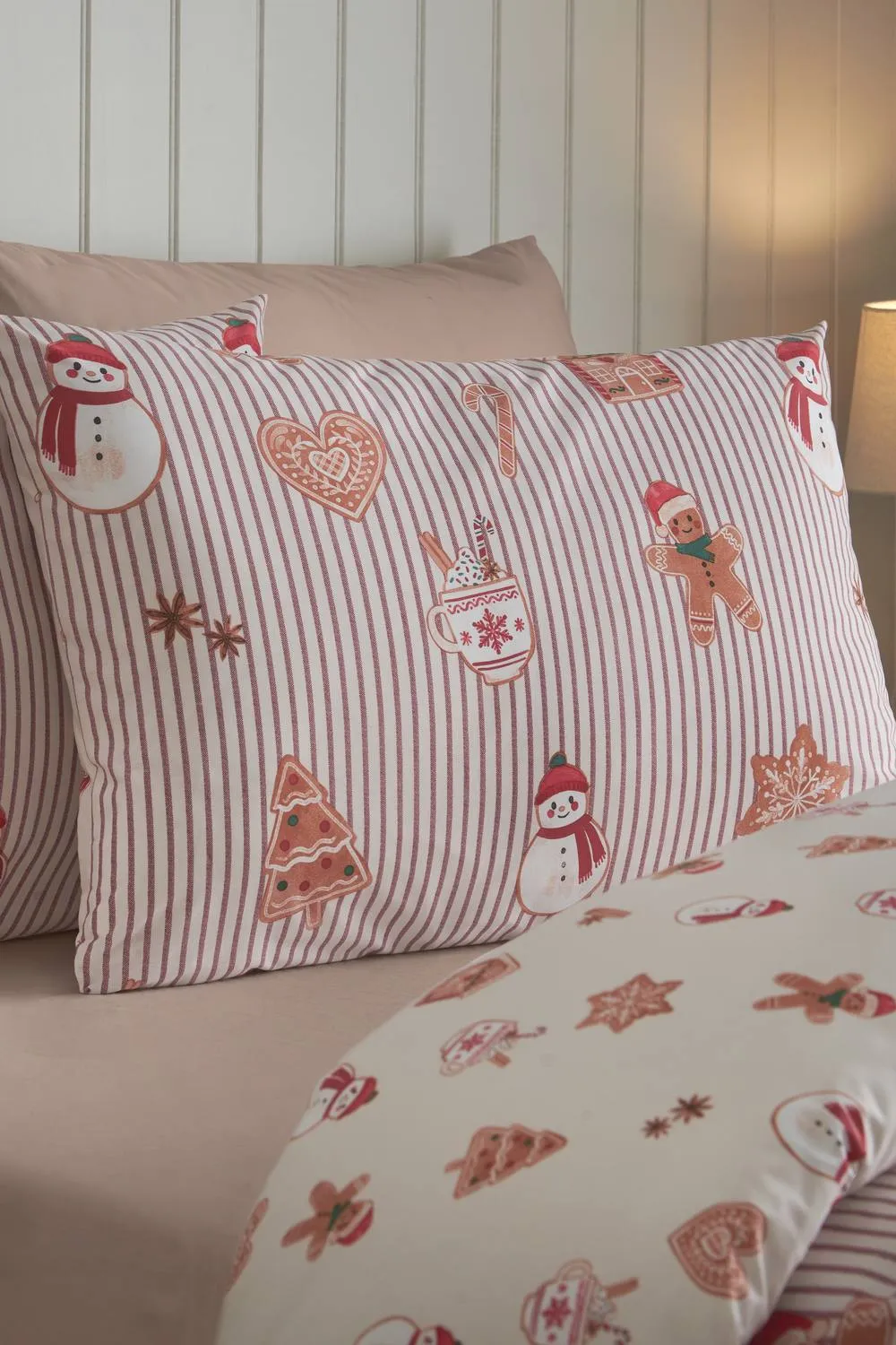 Catherine Lansfield Christmas Gingerbread Stripe Reversible Duvet Cover Set in Natural 3