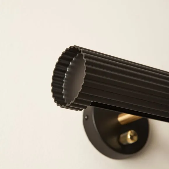 Georgi Ribbed Picture Light 3