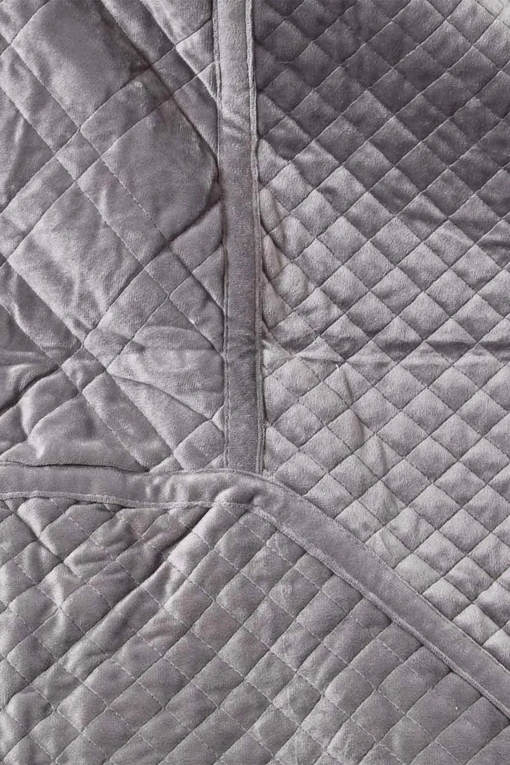 Homescapes Luxury Quilted Velvet Bedspread Geometric Pattern Throw in Dark Grey 3