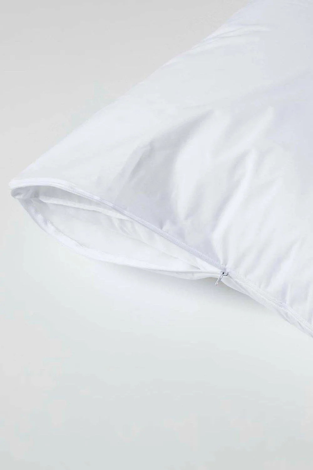 Homescapes Waterproof Pillow Protectors Standard Size, Pack of 4 in White 4