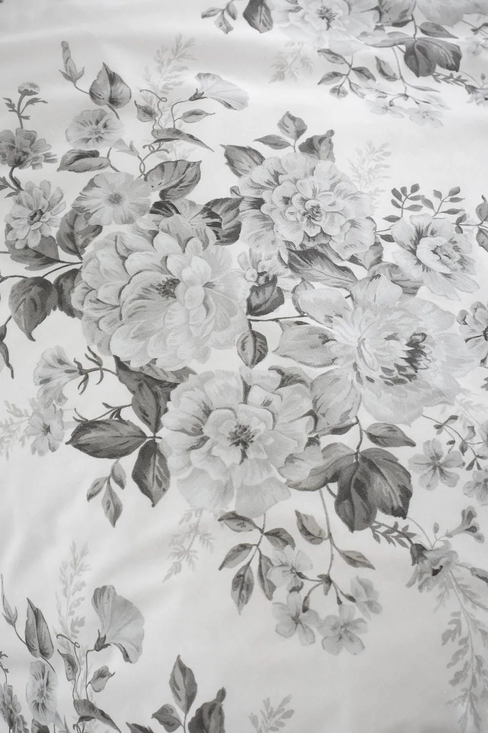 Catherine Lansfield 'Elinda Floral' Reversible Duvet Cover Set in White 5