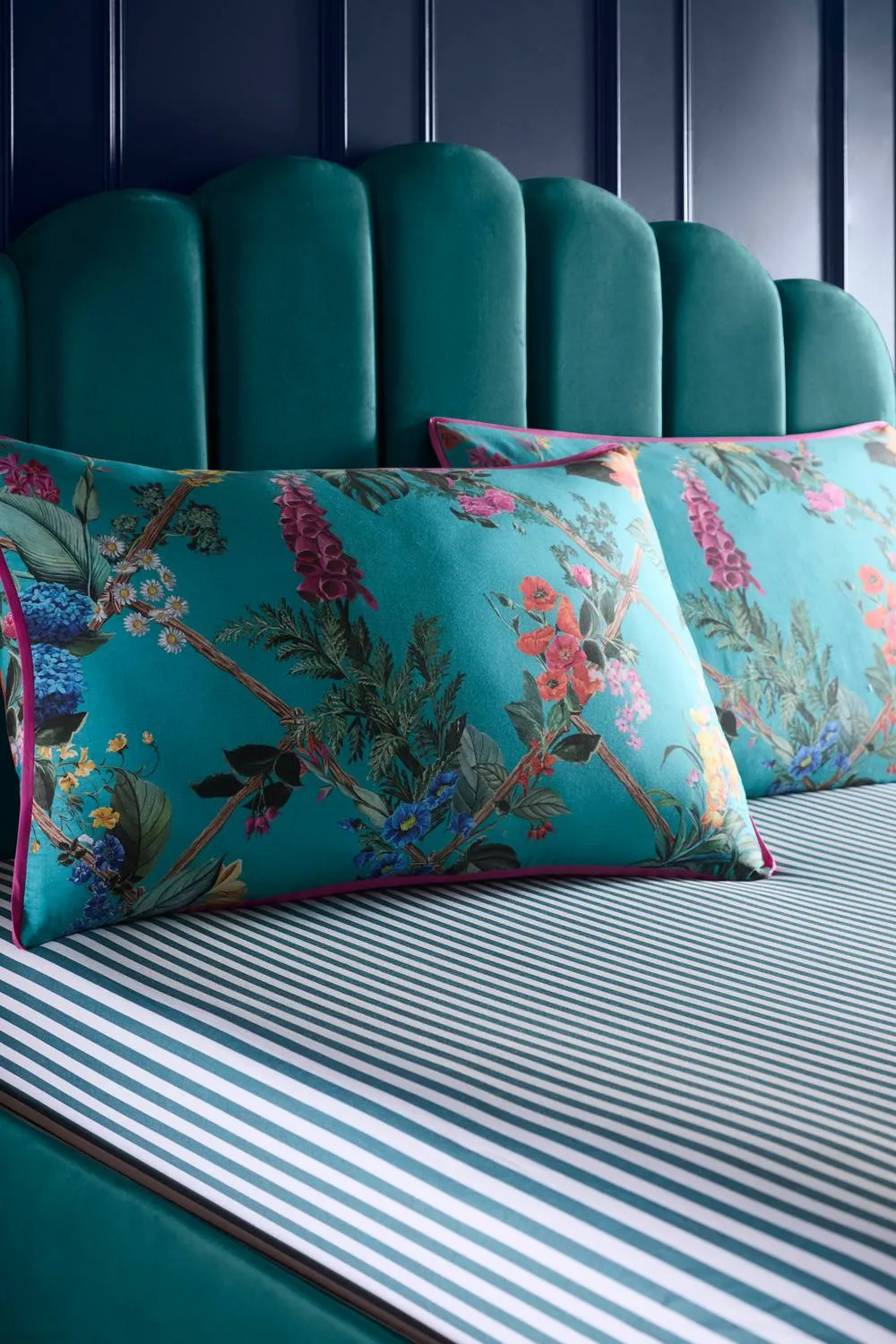 Laurence Llewelyn-Bowen 'Cotswold Fantasia' 100% Cotton Sateen Fitted Bed Sheet in Teal 1