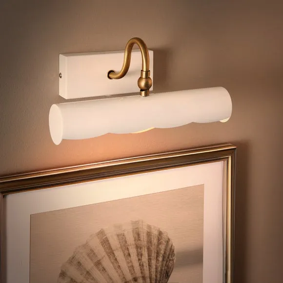 Remi Scalloped Adjustable Picture Wall Light 2
