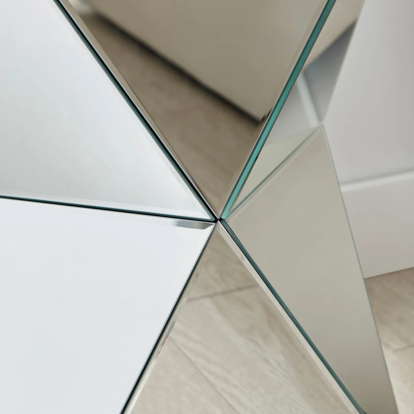 FurnitureboxUK Diamond Contemporary Mirrored Bedside/Side Table in Silver 4