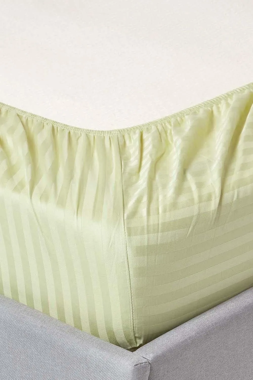 Homescapes Egyptian Cotton Satin Stripe Fitted Sheet 12 inch 330 Thread Count in Green 2