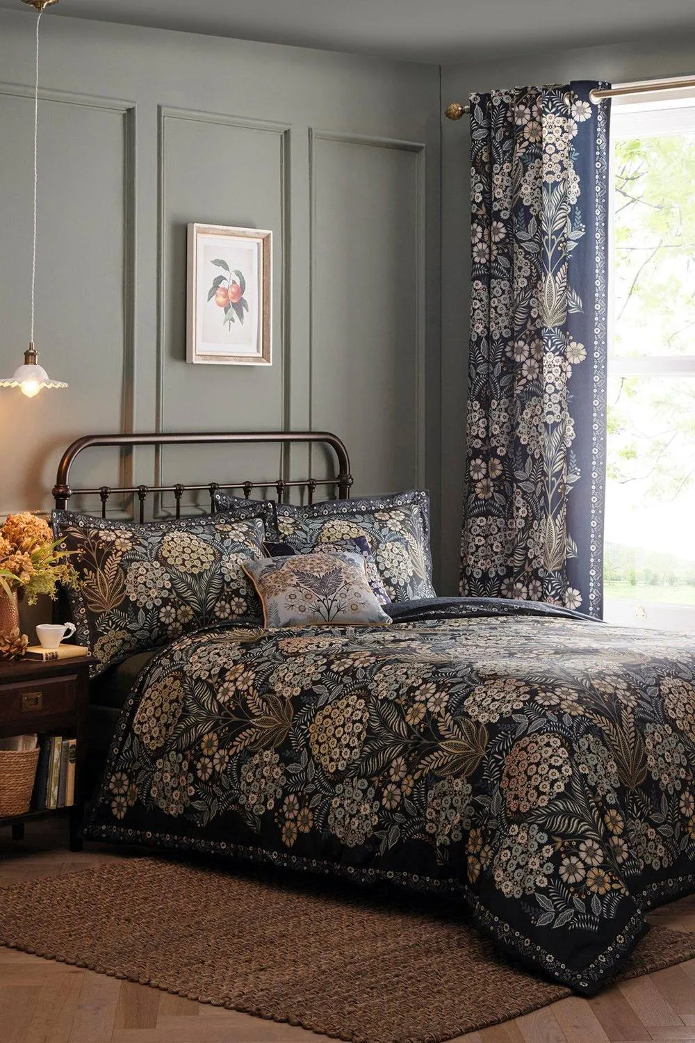 Appletree 'Evelina' Geometric Floral Duvet Cover Set in Navy 5