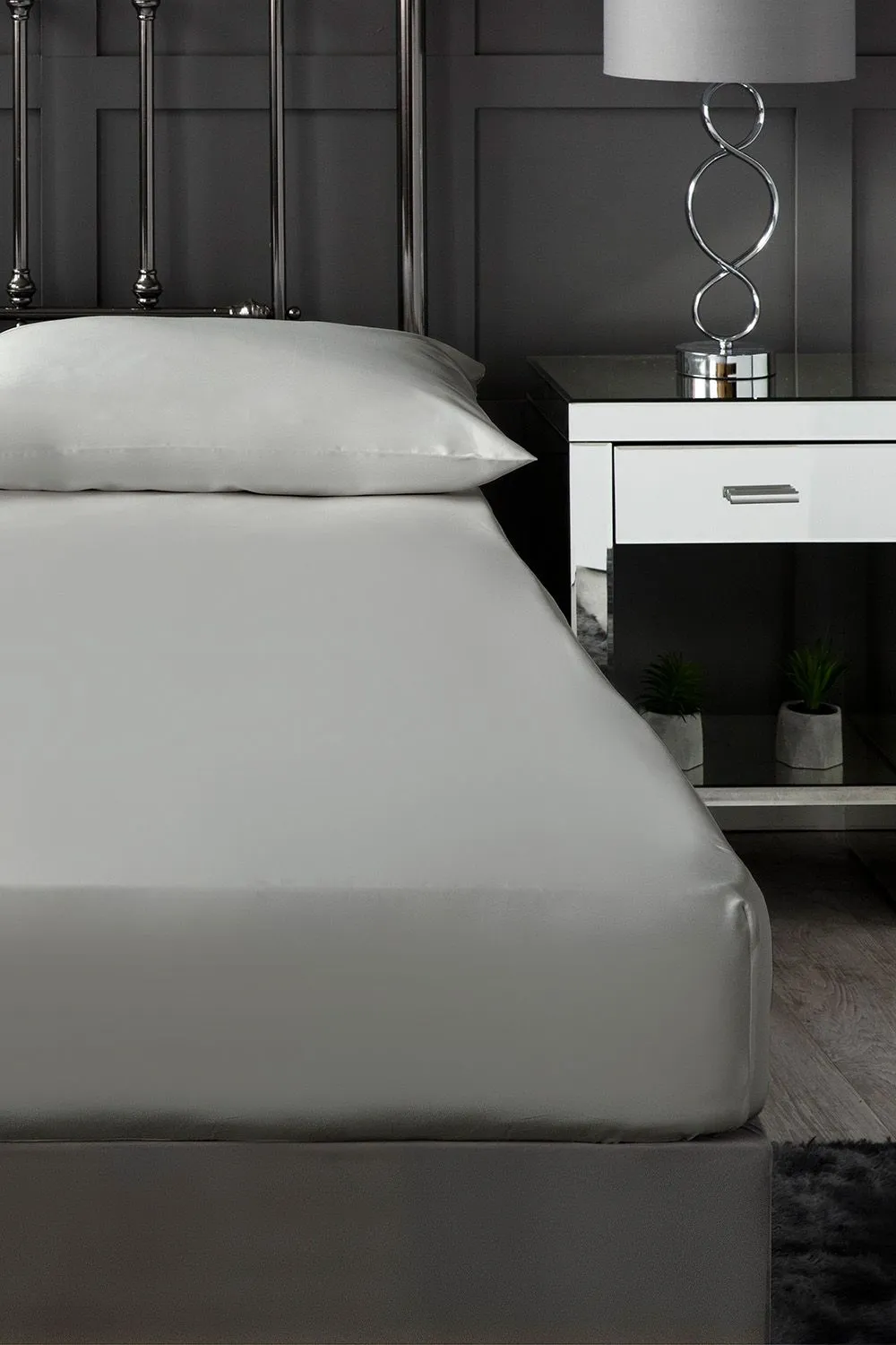 Belledorm Pima Cotton Sateen 450 Thread Count 38cm Fitted Sheet in White 2