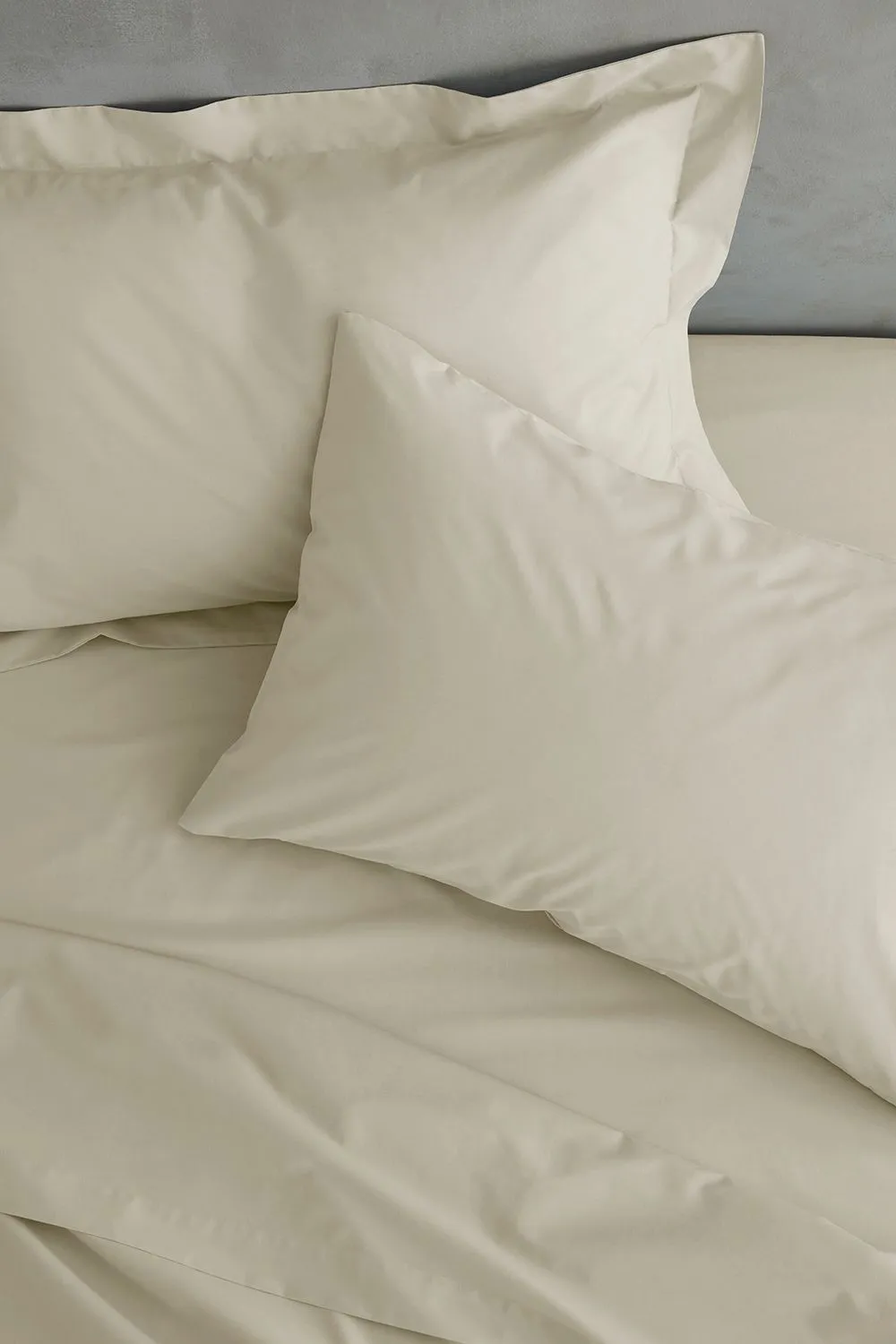 Catherine Lansfield 'Easy Iron Percale' Oxford Pillowcase Pair in Cream 2