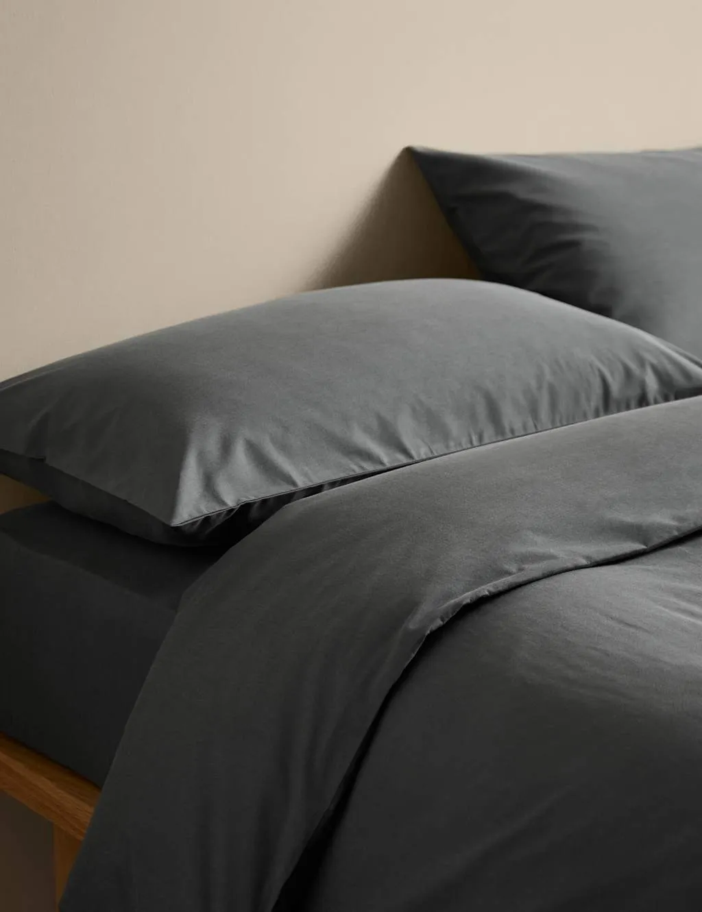 M&S Body Sensor™ Pure Cotton Bedding Set Charcoal