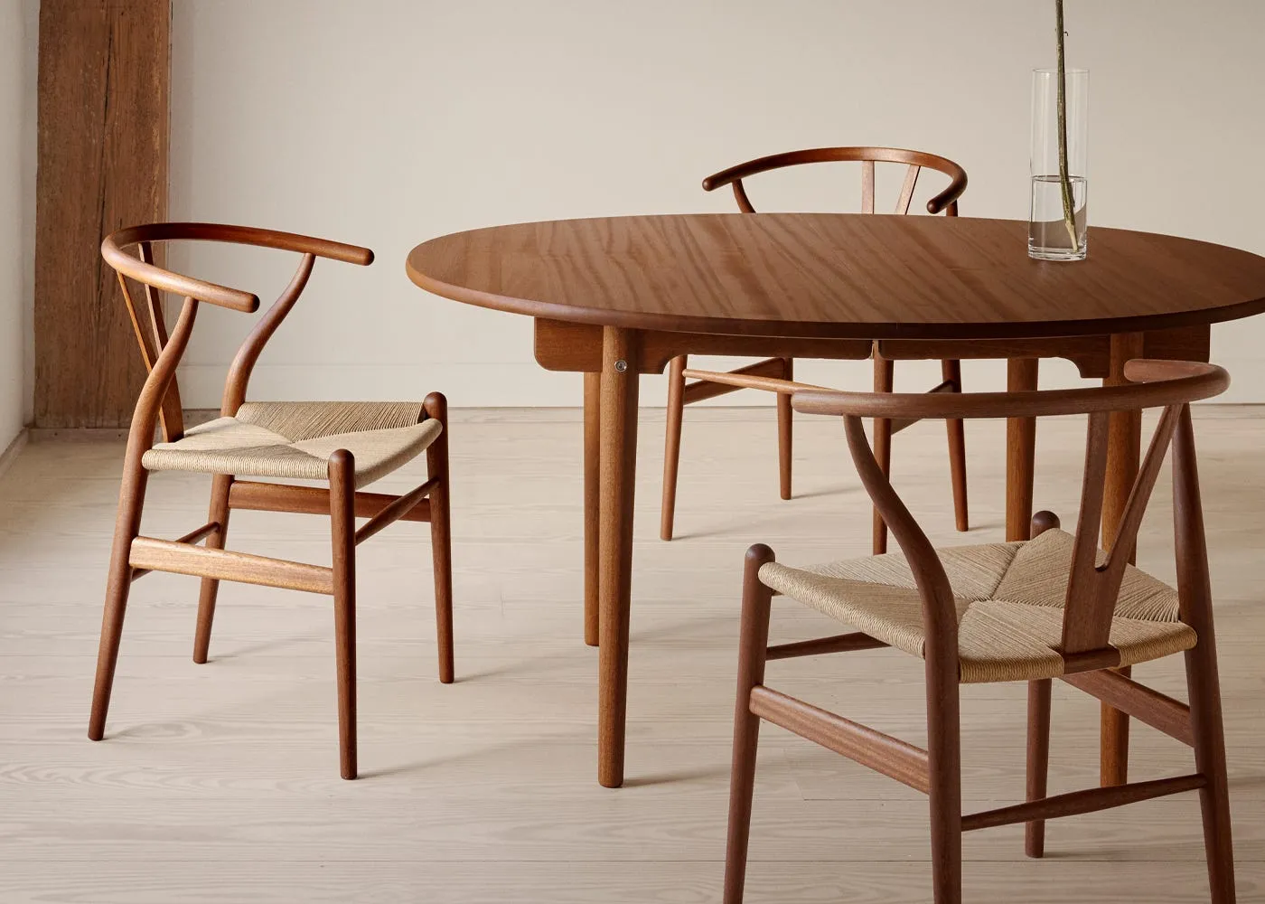 Carl Hansen & Son CH337 Extending Dining Table Oiled Oak 3