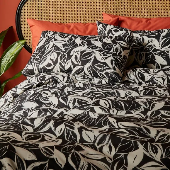 Sketched Leaf 144 Thread Count 100% Cotton Reversible Duvet Cover & Pillowcase Set 4
