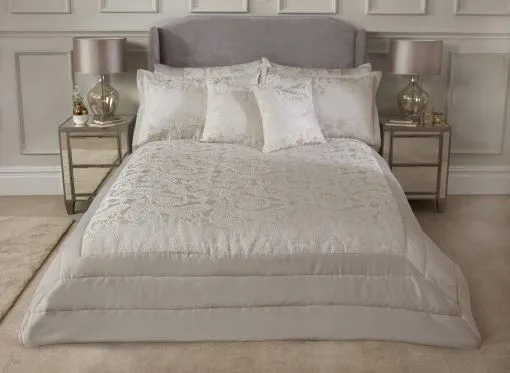 New Edge Blinds Cavendish Bedspread in Cream