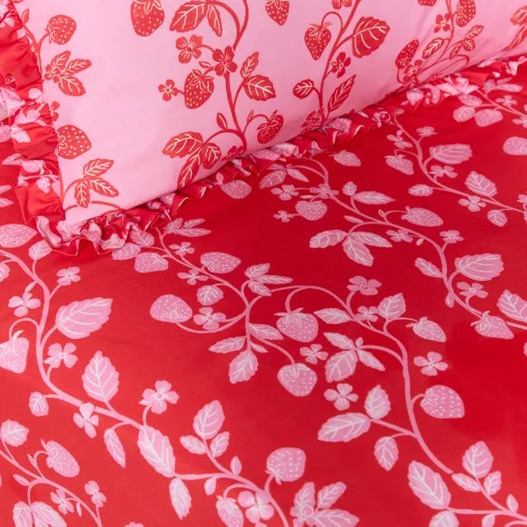 Set of 2 Strawberry Patch Fitted Sheets 2