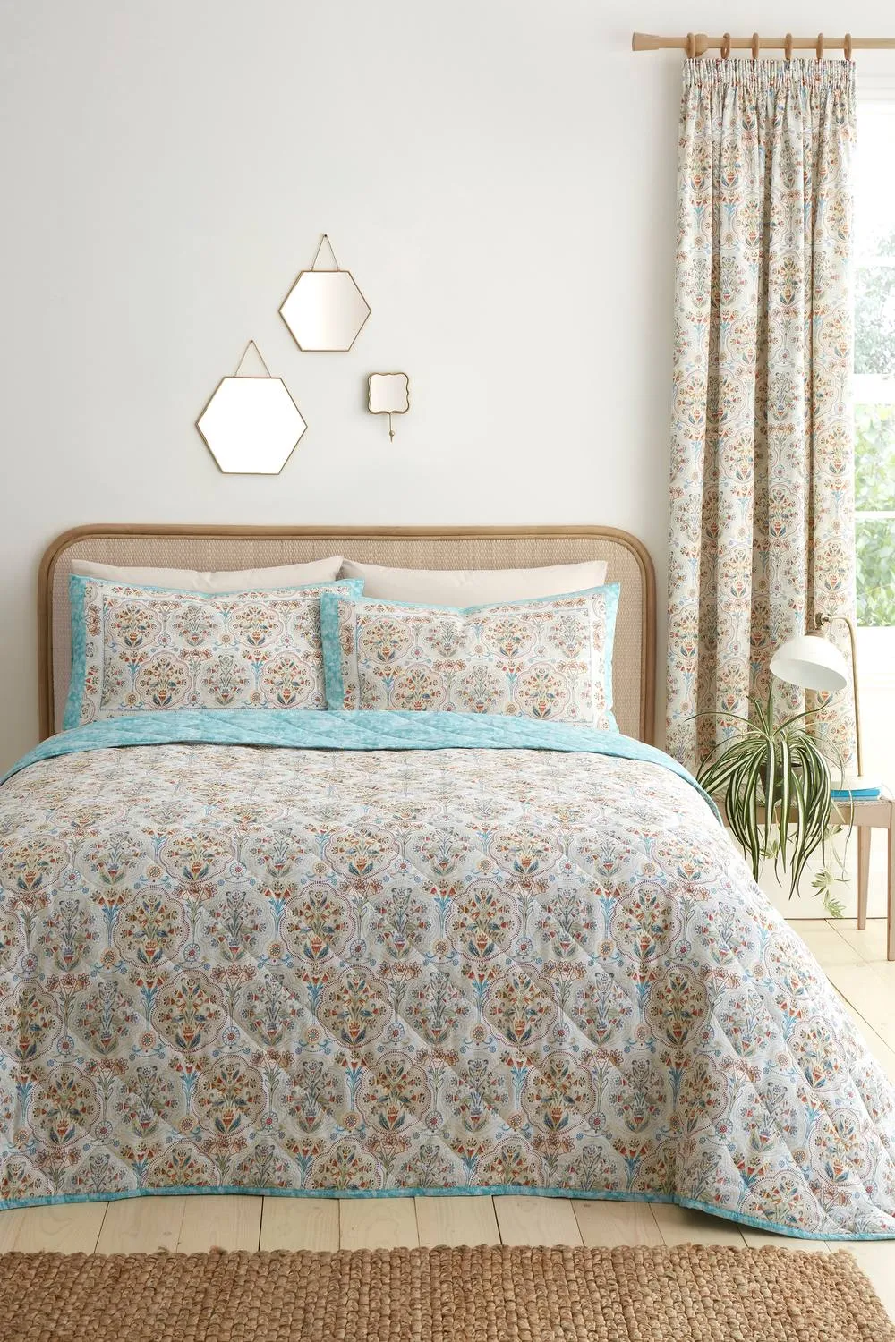 Dreams & Drapes 'Edena Decorative Floral' Quilted Bedspread in Natural