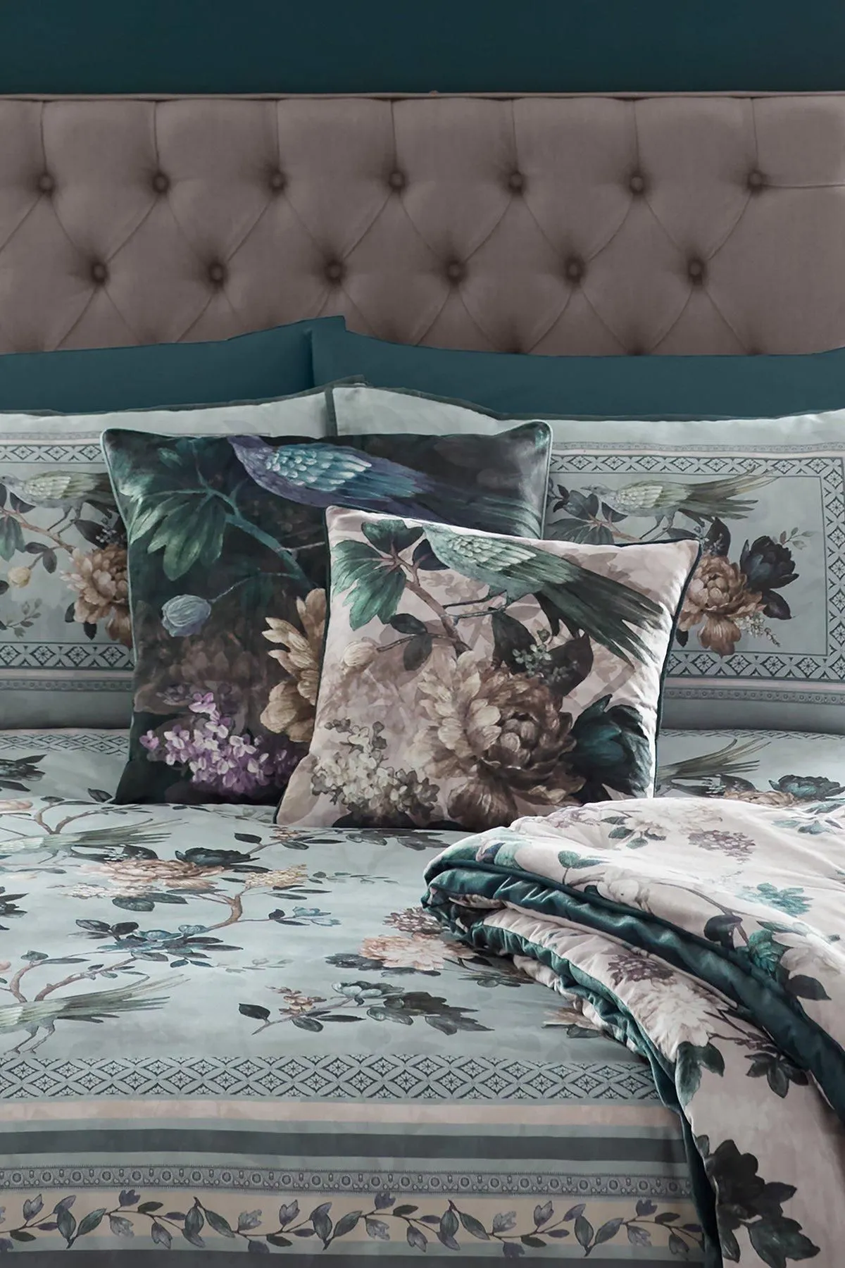 Appletree 'Winchester' Luxe Velvet Filled Cushion 2