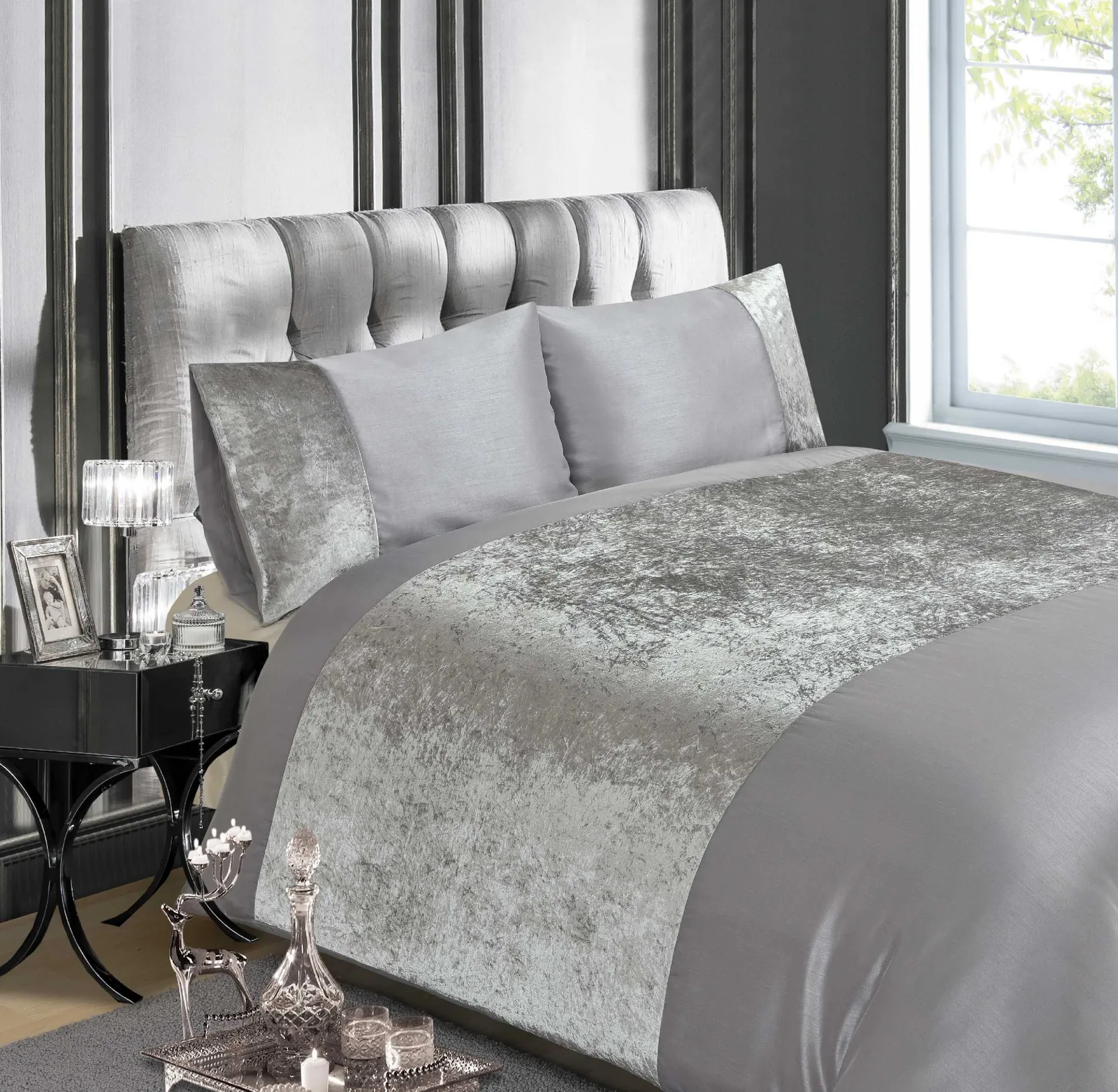 Rapport Home Velvet Plain Polyester Duvet Cover Set with Pillowcase in Silver