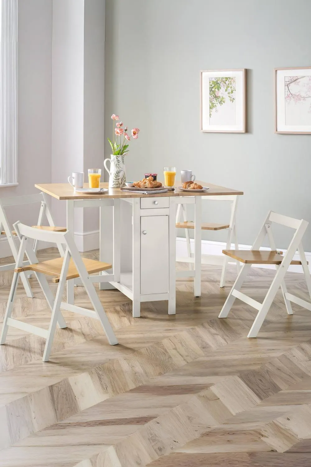 Julian Bowen Savoy 4 Seater Drop Leaf Gateleg Dining Set with Folding Chairs in White 1