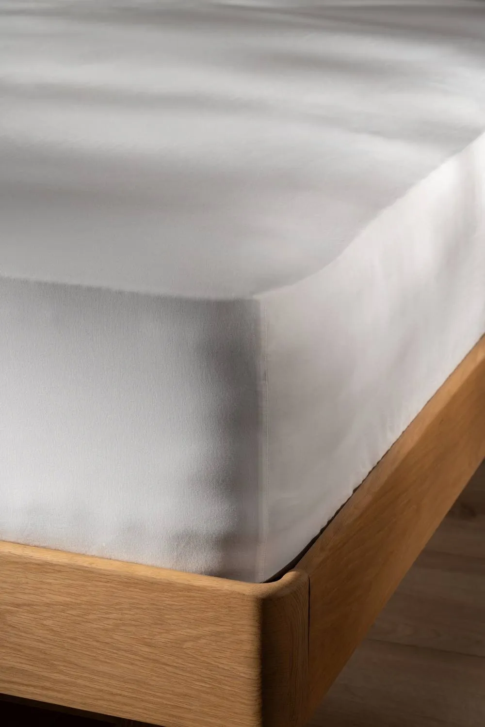 Soak&Sleep White Stonewashed Cotton 30cm Fitted Sheet