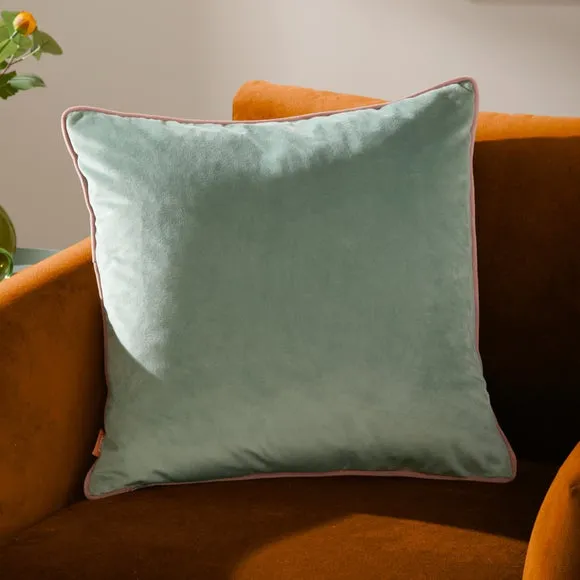 Furn. Square Cushion 1